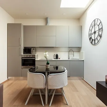 レジデンス サントルソラ アパート *