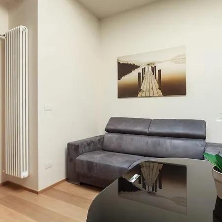 アパート レジデンス サントルソラ ボローニャ