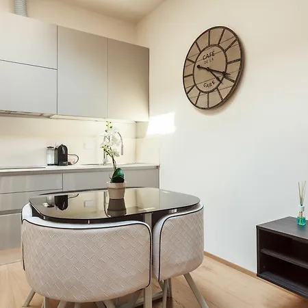 アパート レジデンス サントルソラ ボローニャ